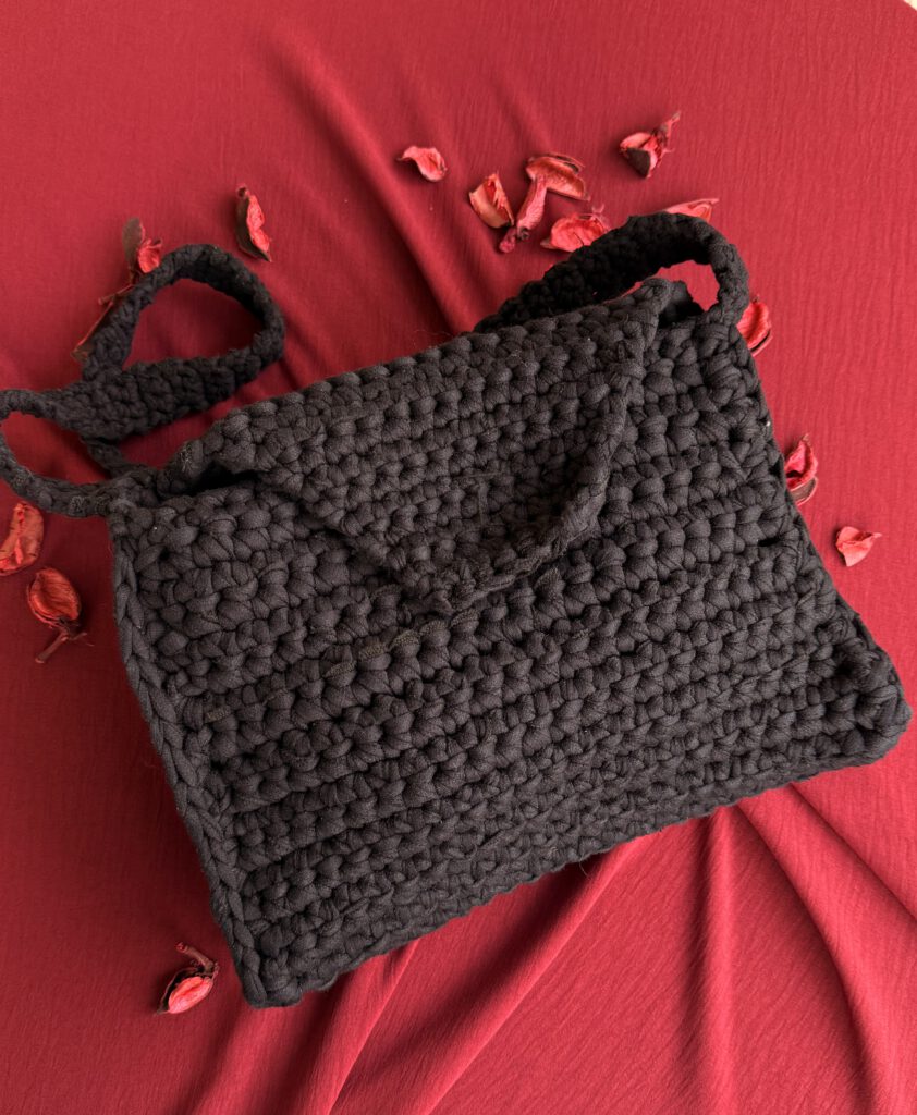 Chic Black Crochet Shoulder Bag – Boho Elegance