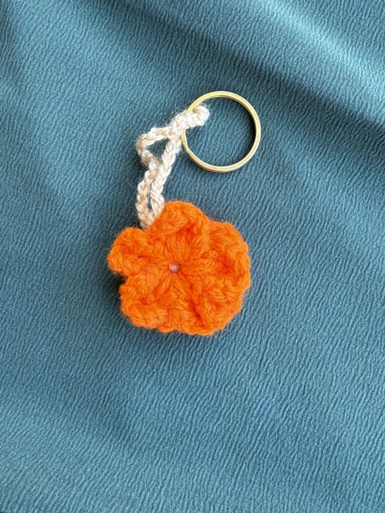 Crochet Flower Keychain – Sunset Bloom